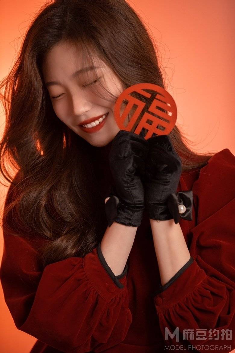 情绪模特