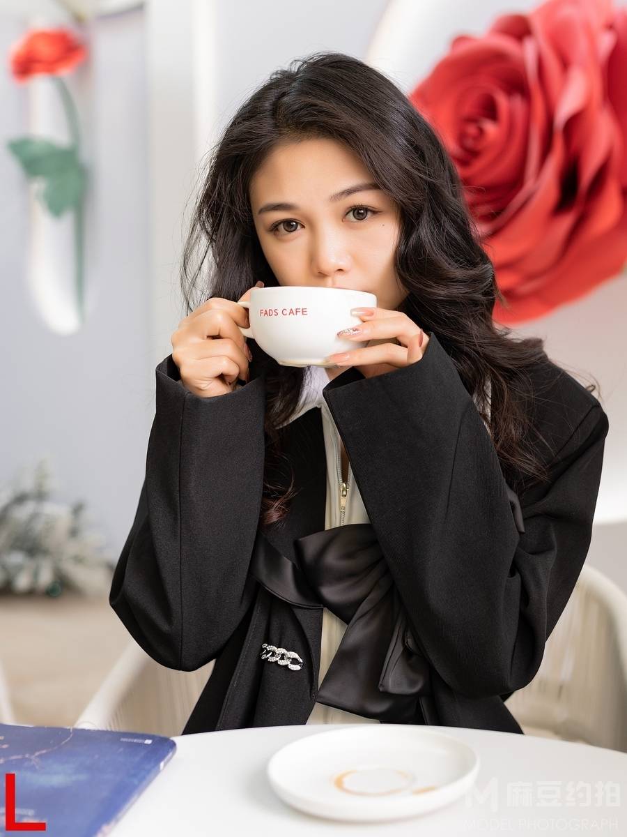黑白模特