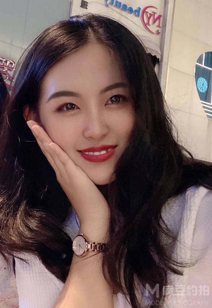 黑白模特