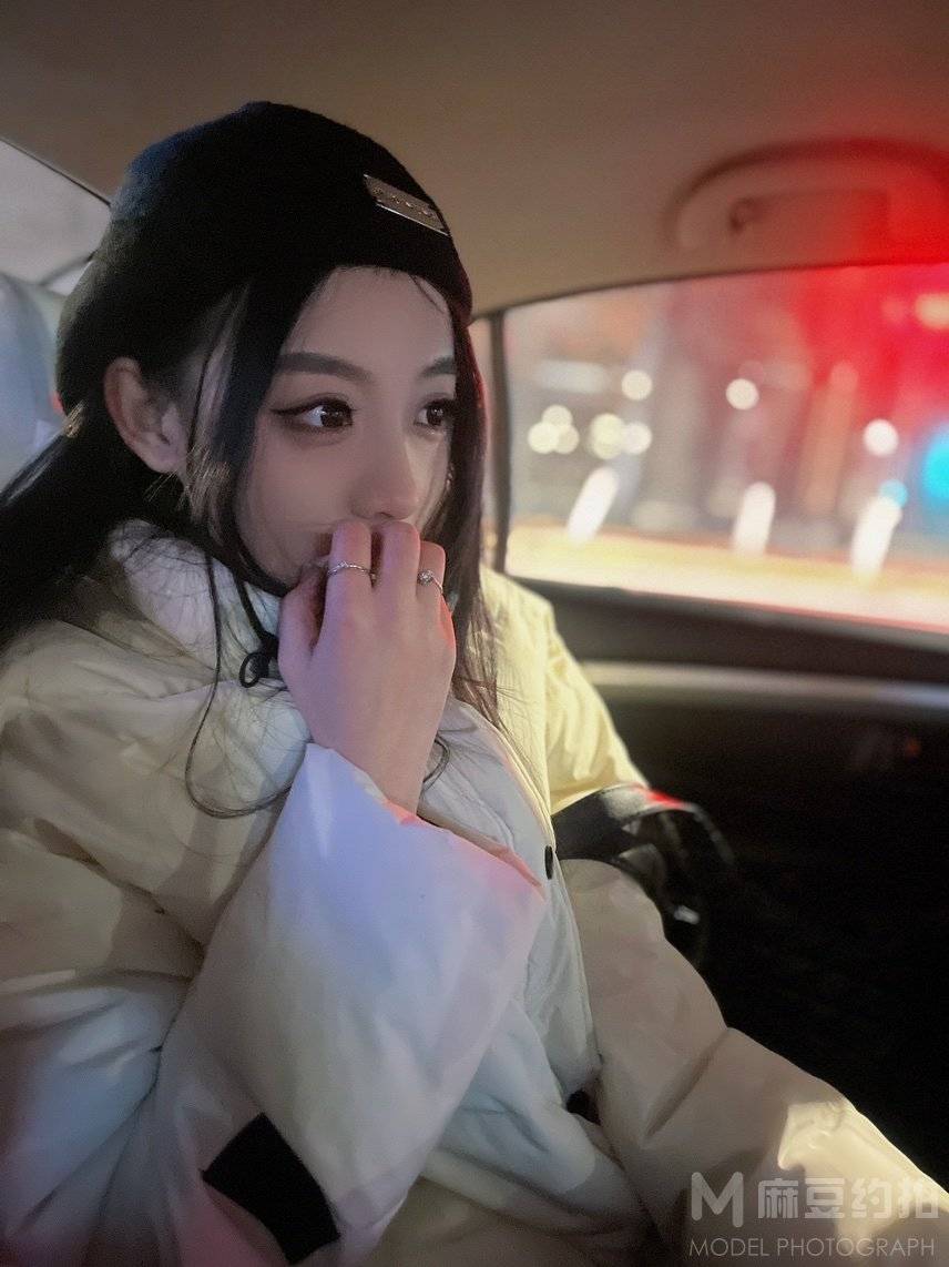 黑白模特