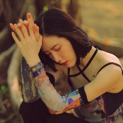 情绪模特