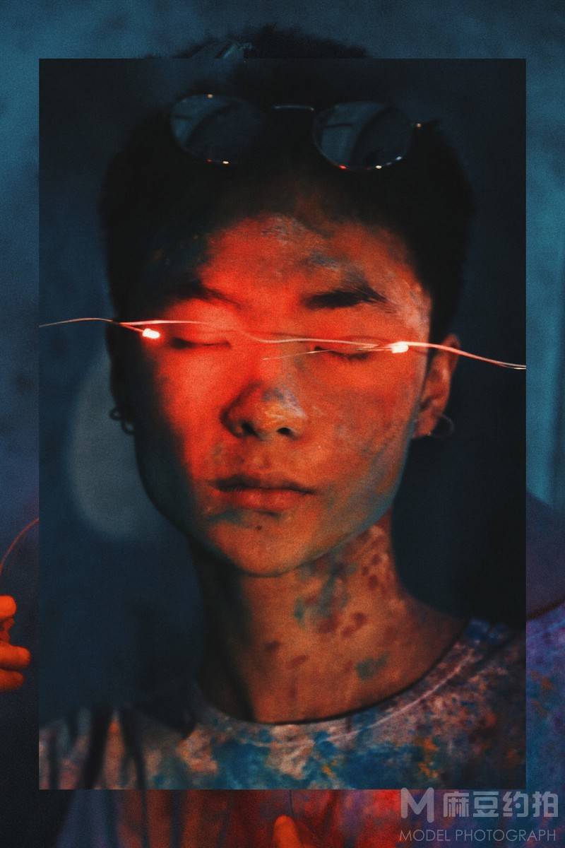 情绪模特
