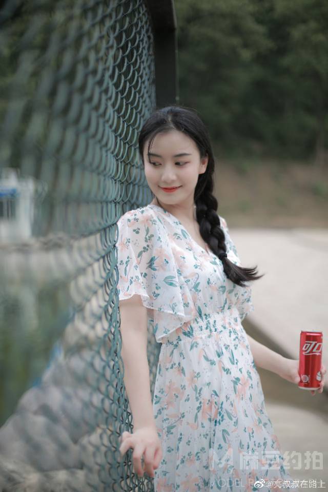 校园模特
