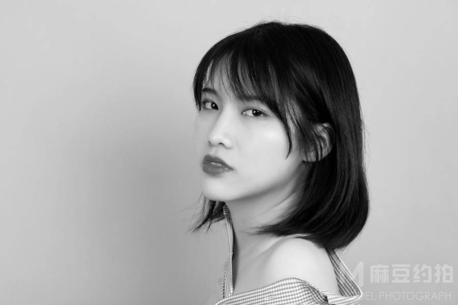 黑白模特