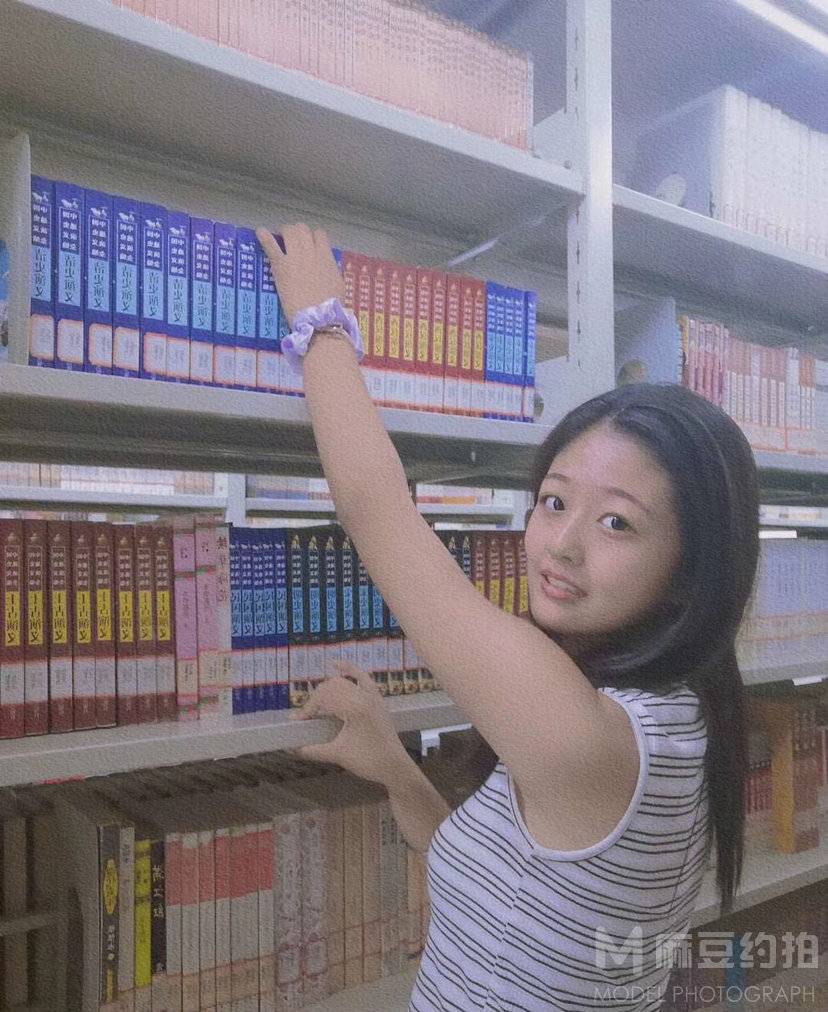 校园模特