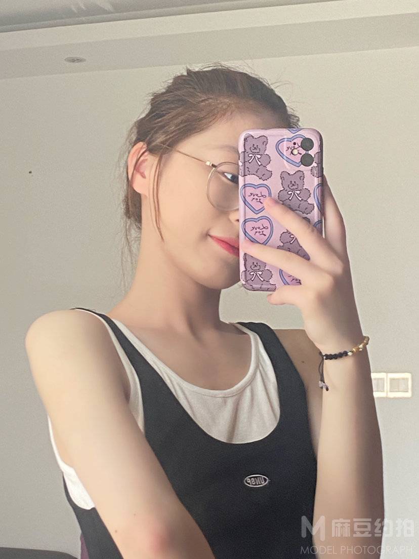 黑白模特