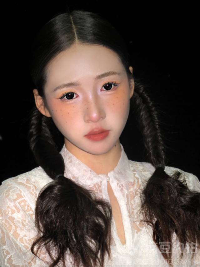 妆容模特