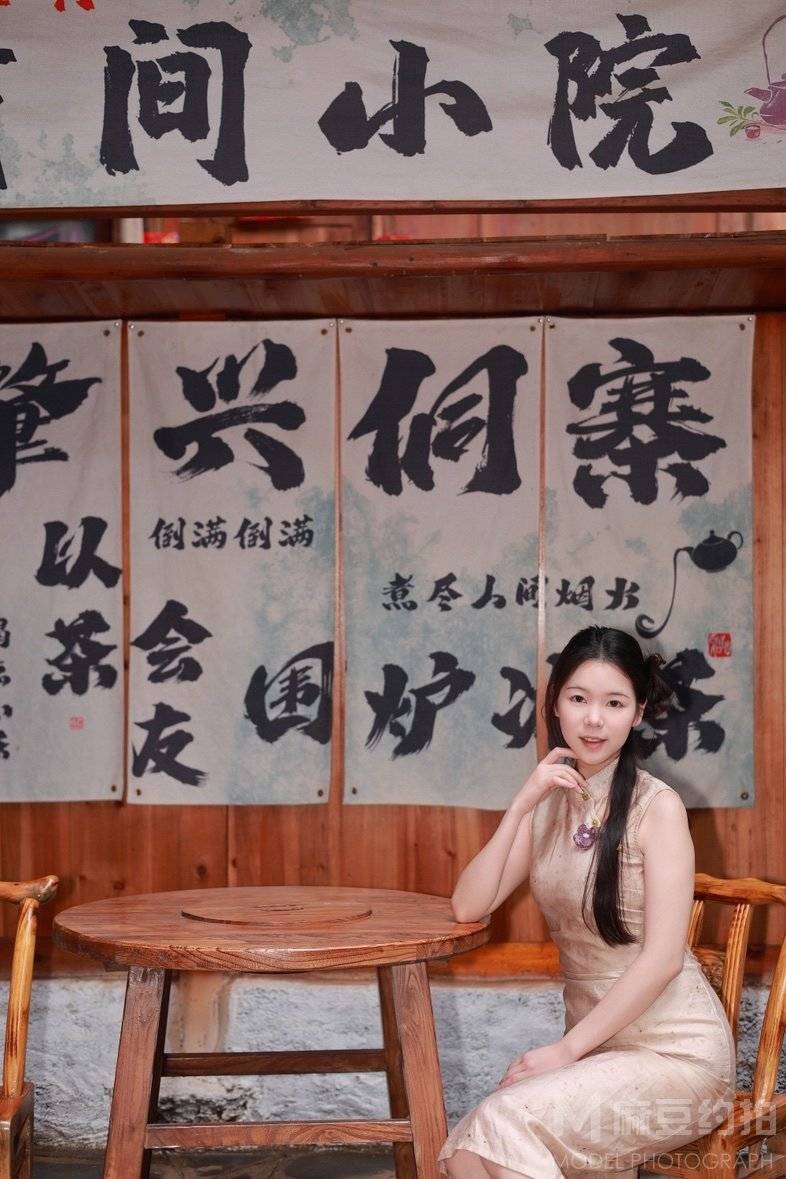 黑白模特