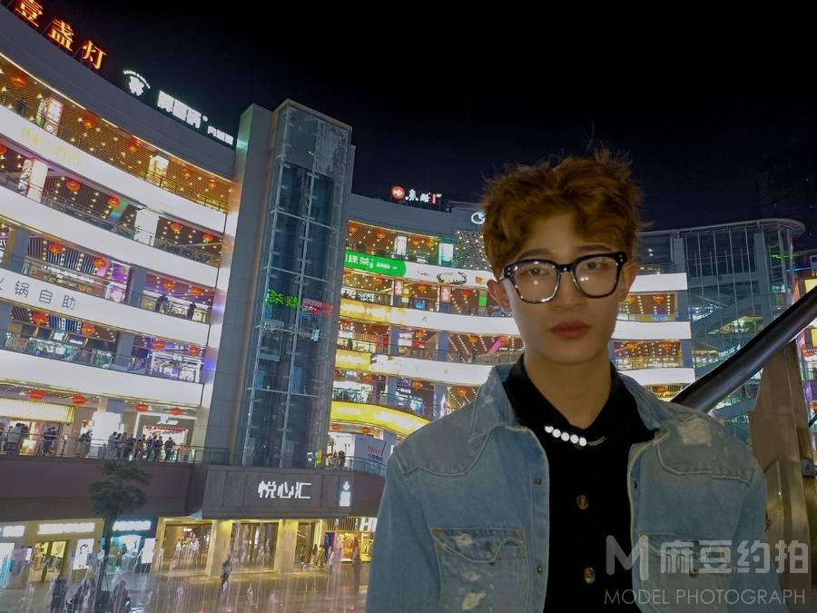 夜景模特
