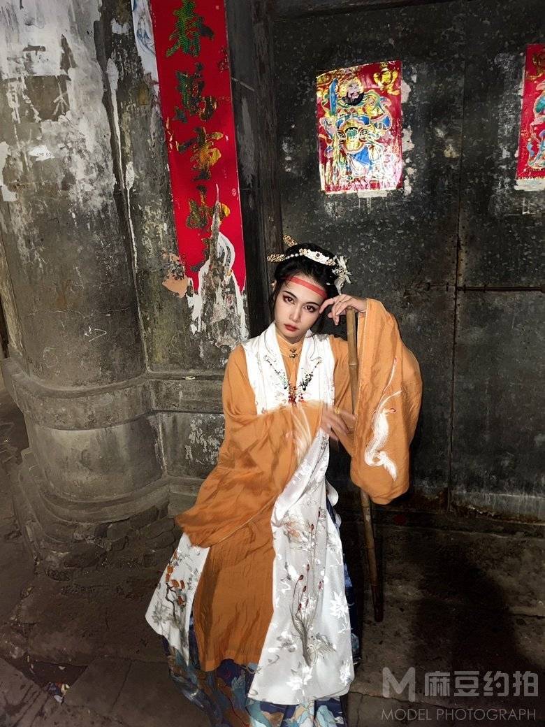 汉服模特