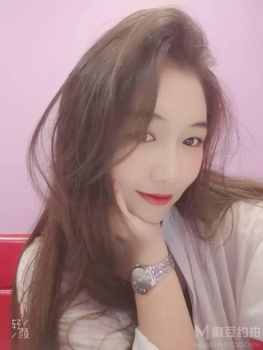 黑白模特