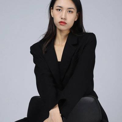 黑白模特
