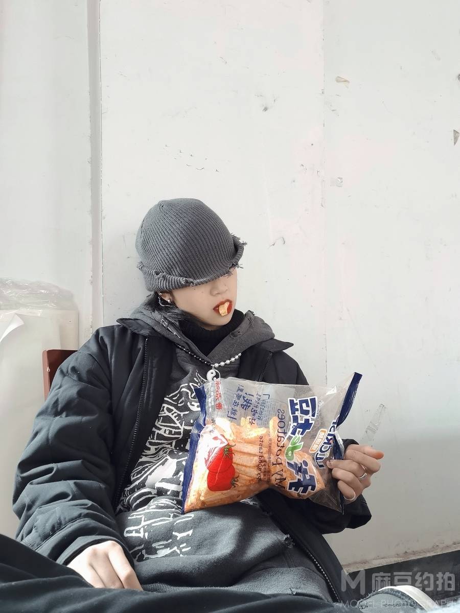黑白模特