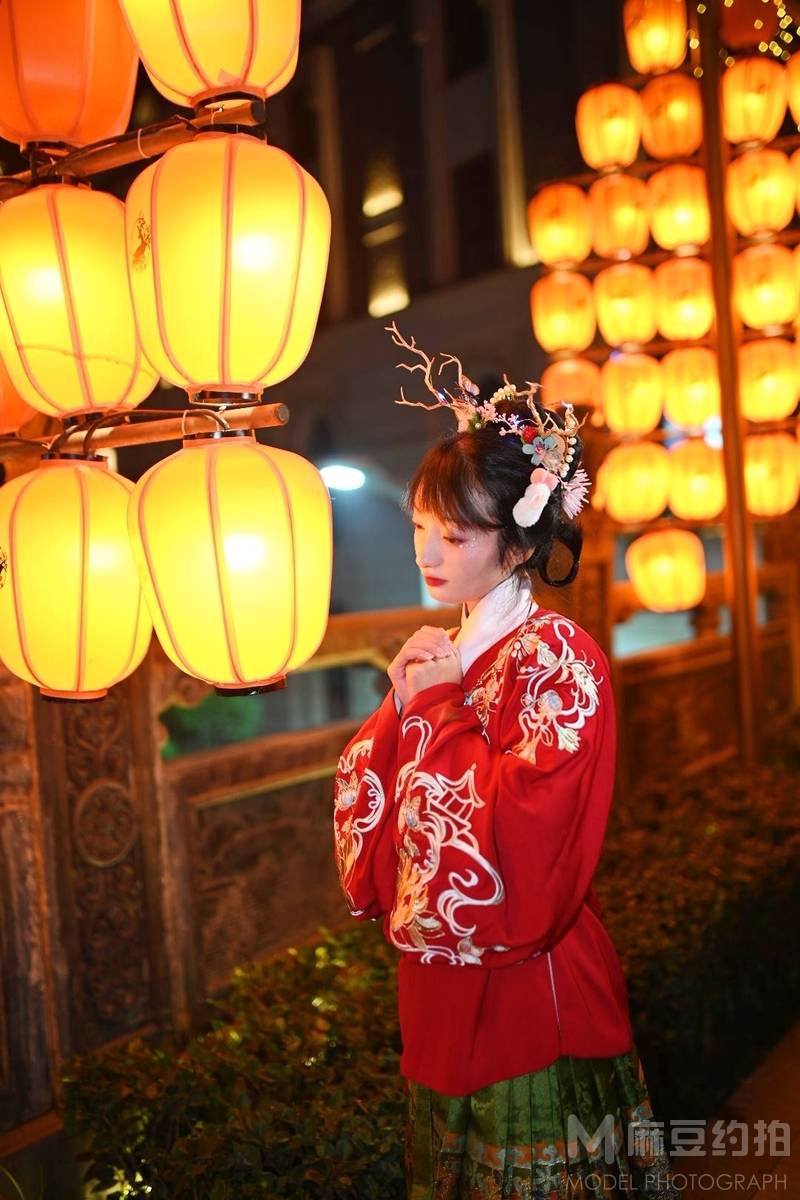 汉服模特