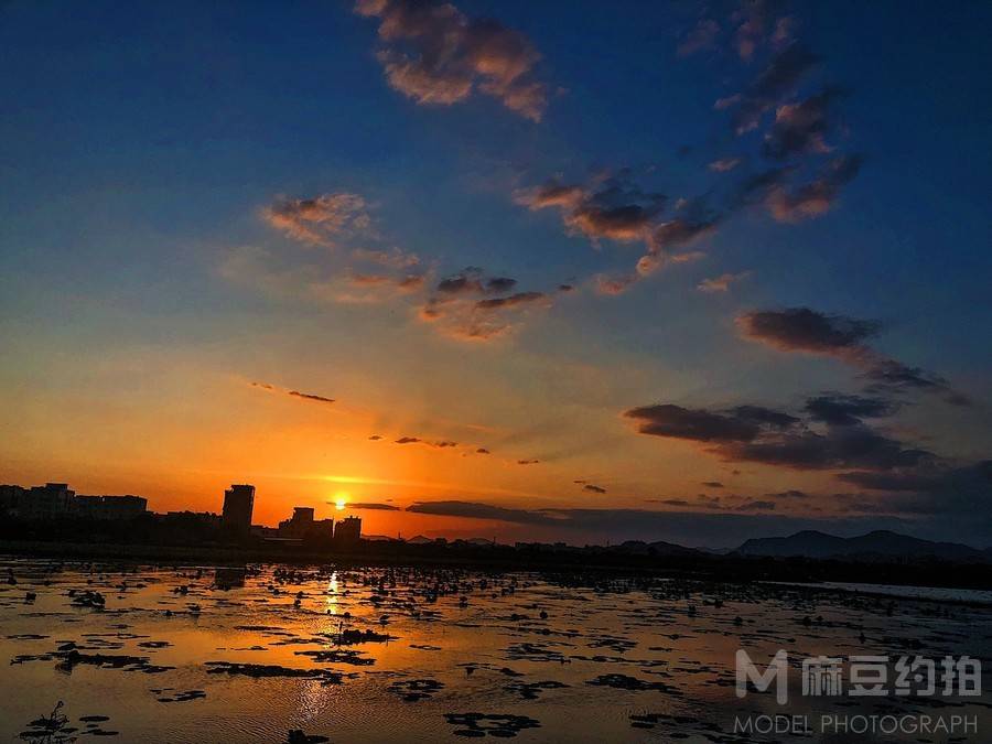 夜景模特