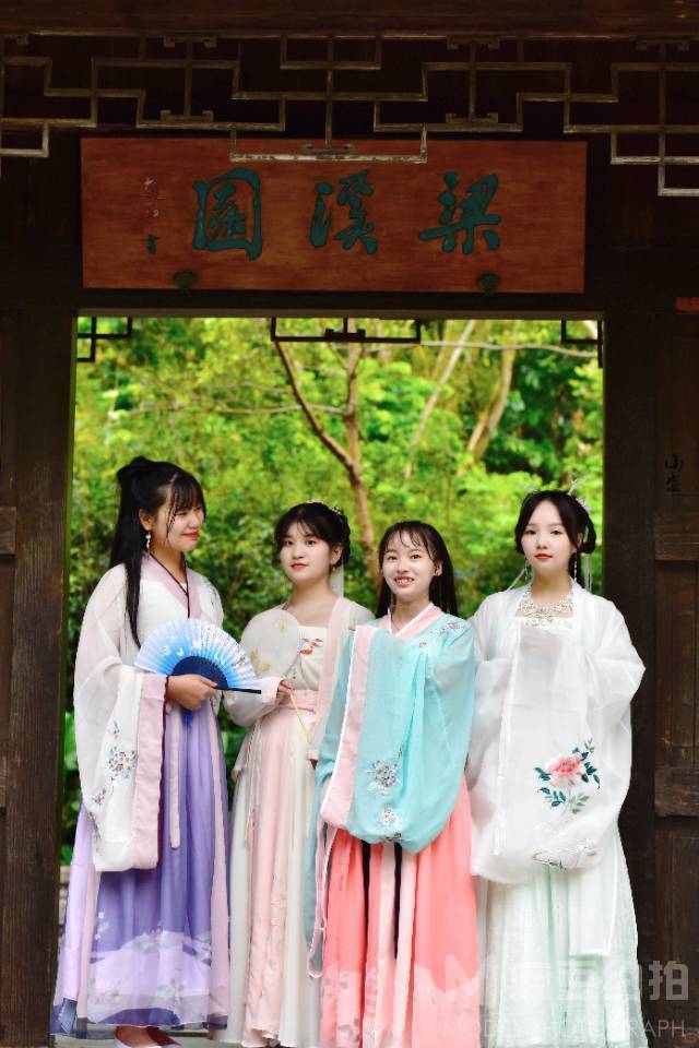 汉服模特