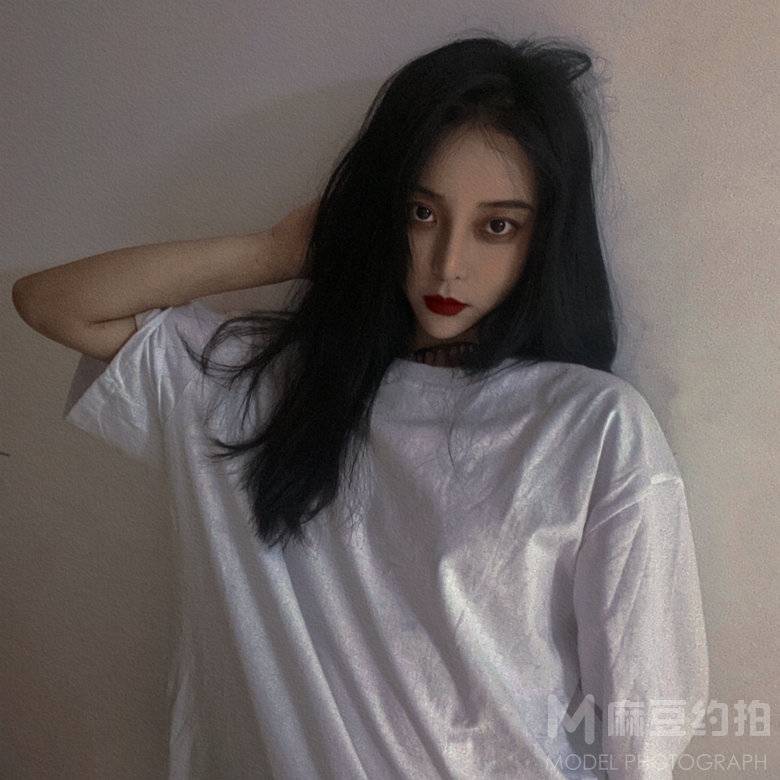 黑白模特