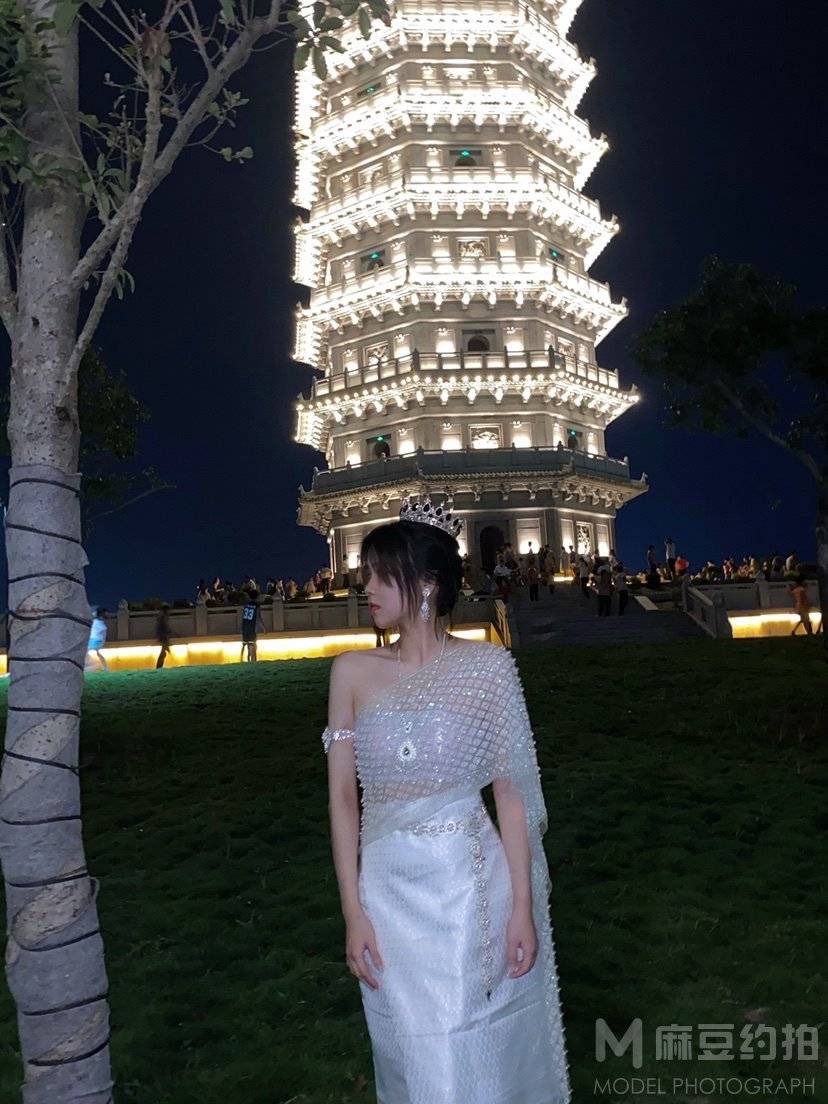 夜景模特