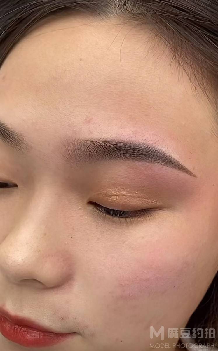 妆容模特