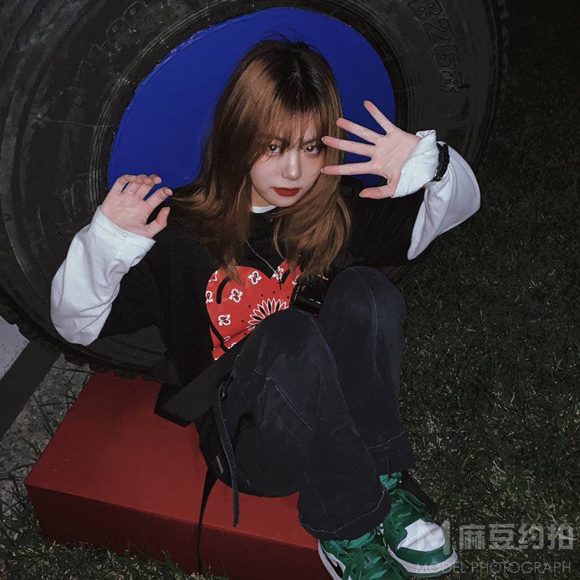 情绪模特