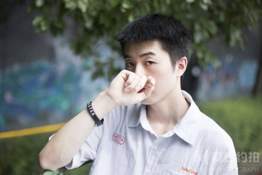 情绪模特