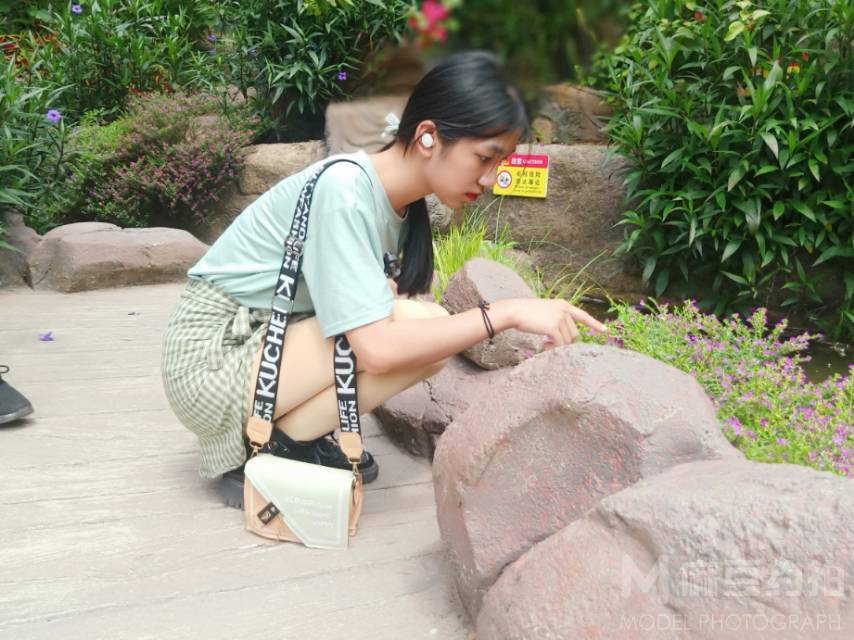 情绪模特