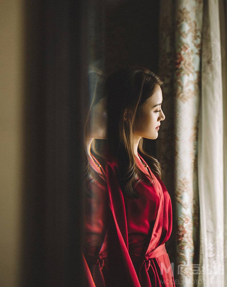 情绪模特