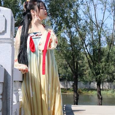 汉服模特