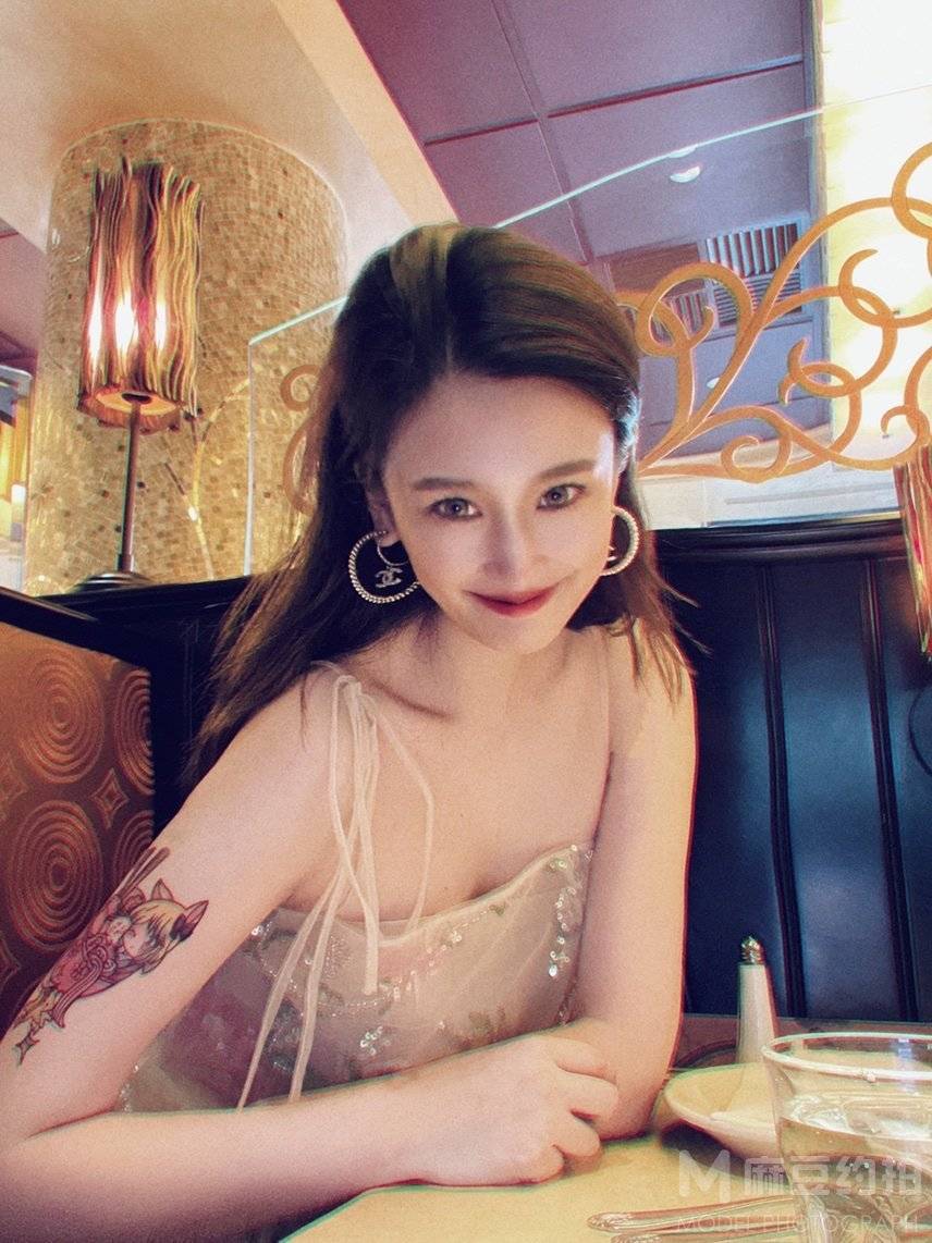 暗黑模特