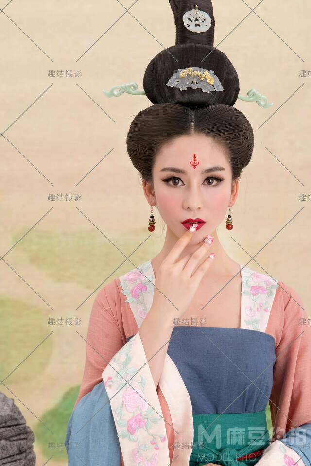 情绪模特