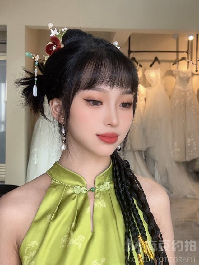 妆容模特