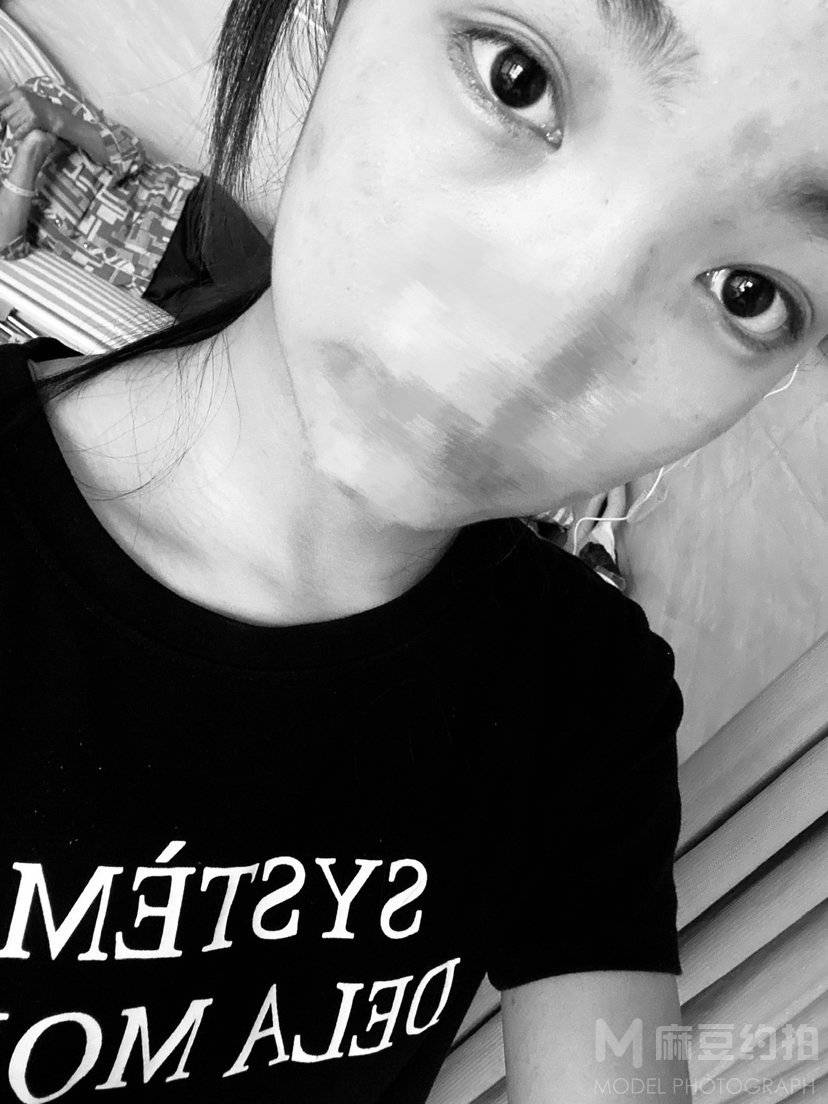 黑白模特