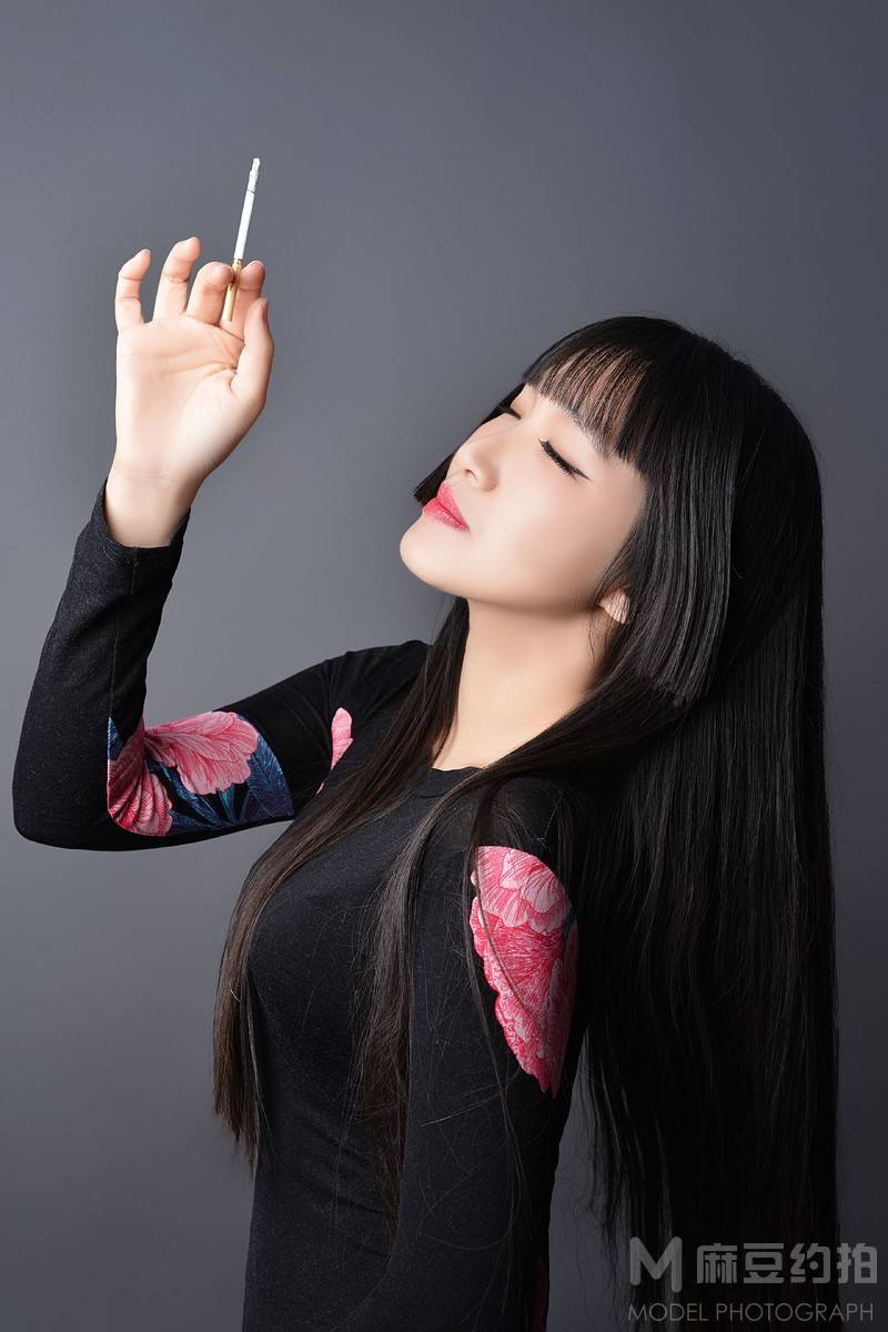 情绪模特