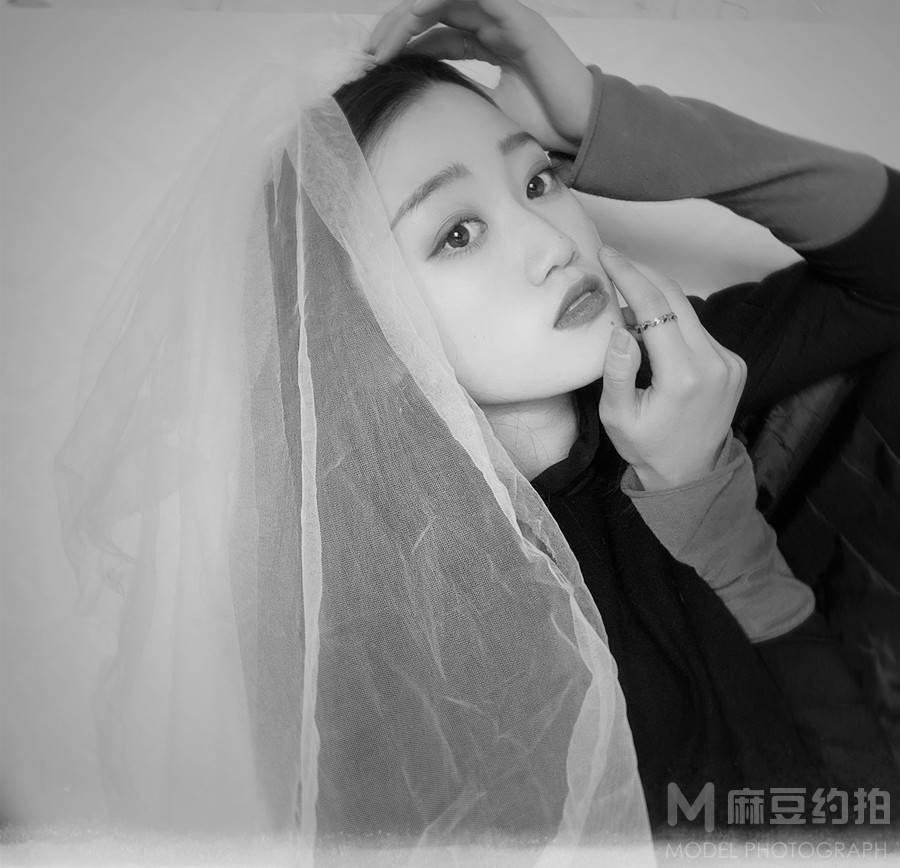 黑白模特