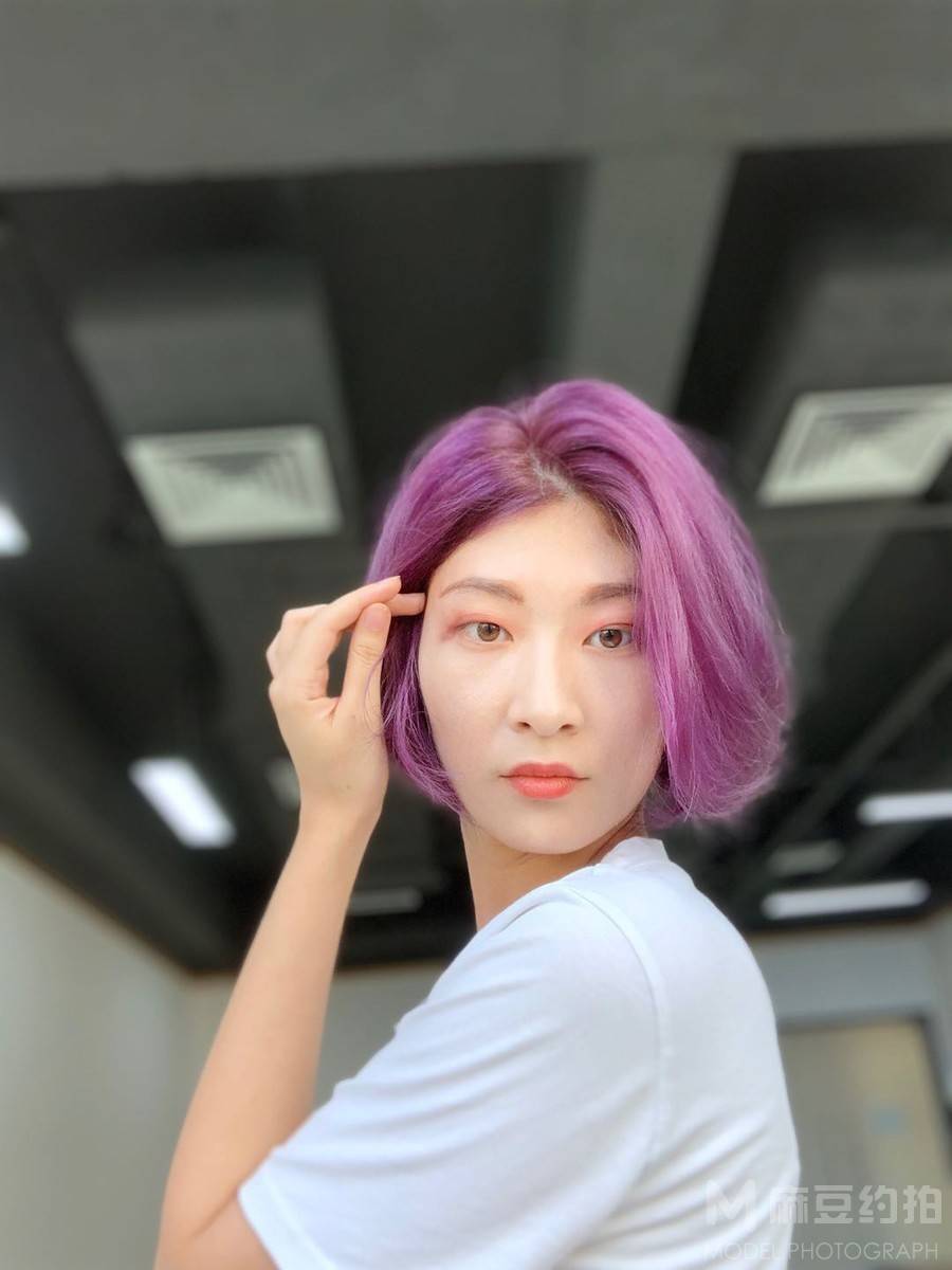 情绪模特