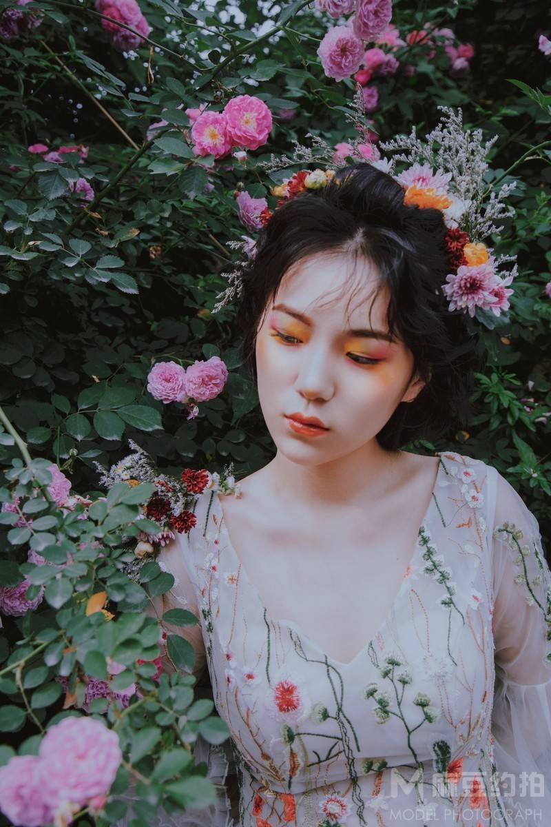 情绪模特