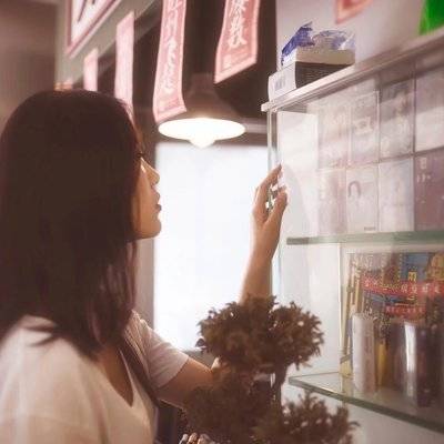 情绪模特