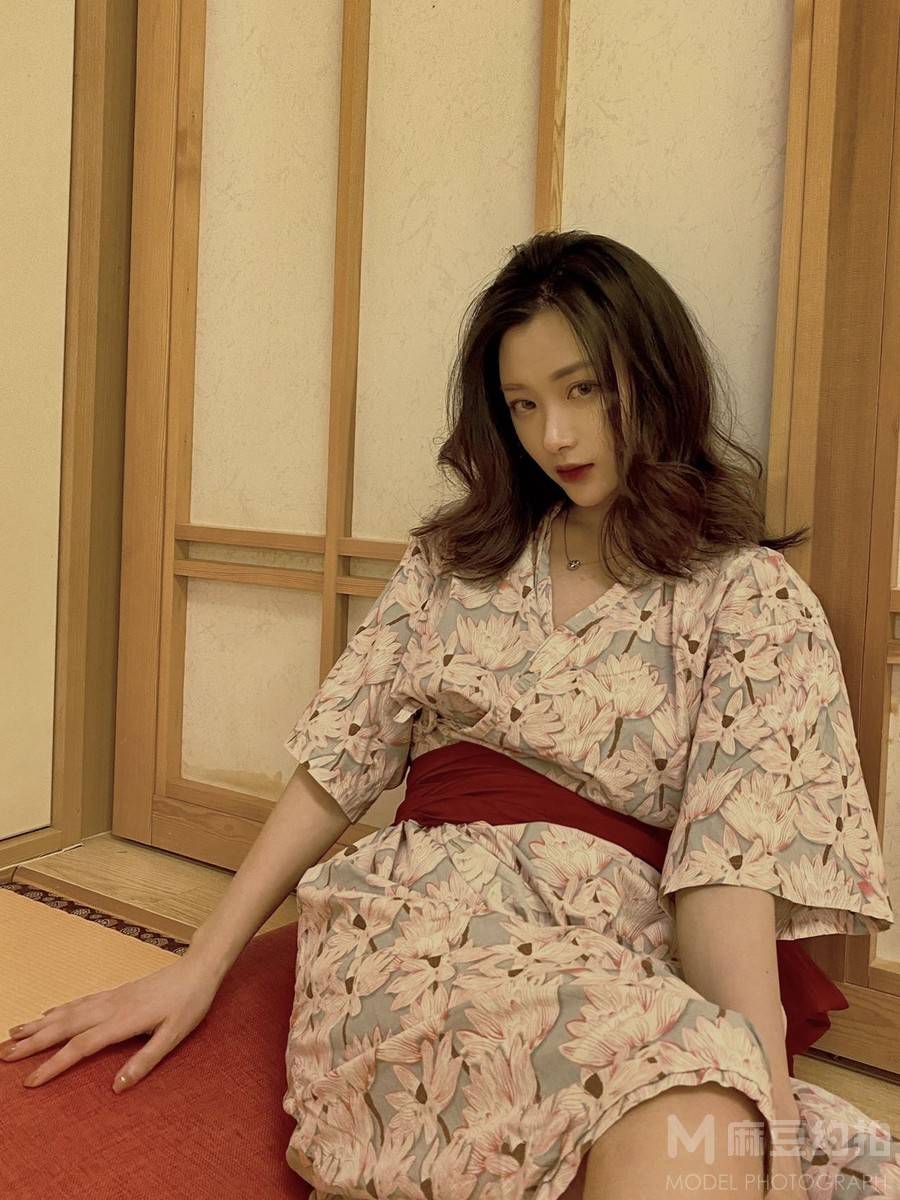 胶片模特