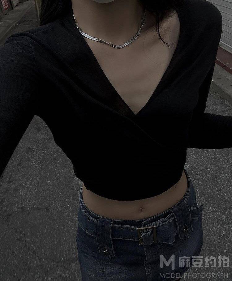 黑白模特