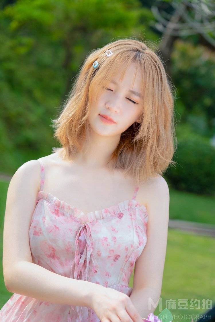 清新模特