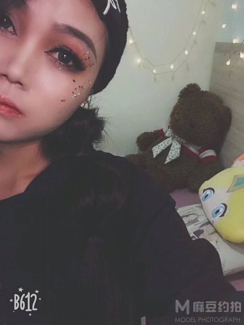 妆容模特