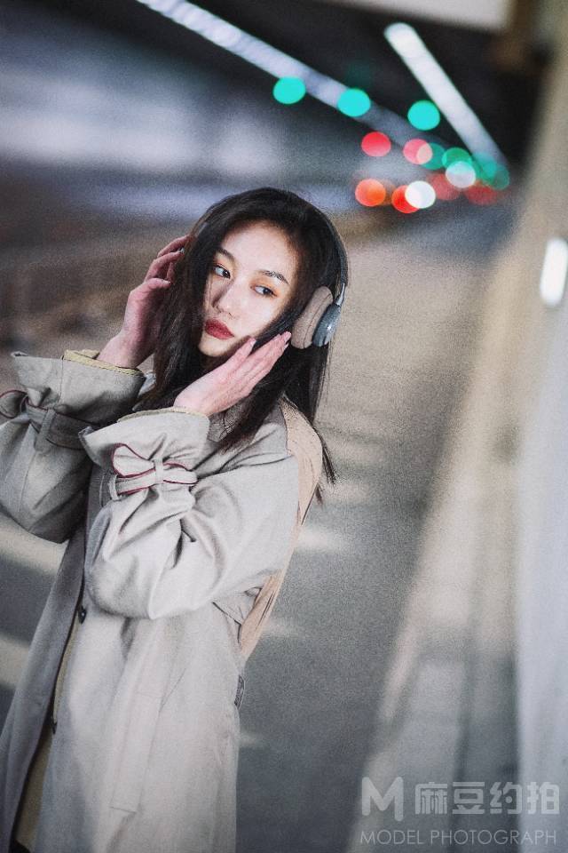 情绪模特