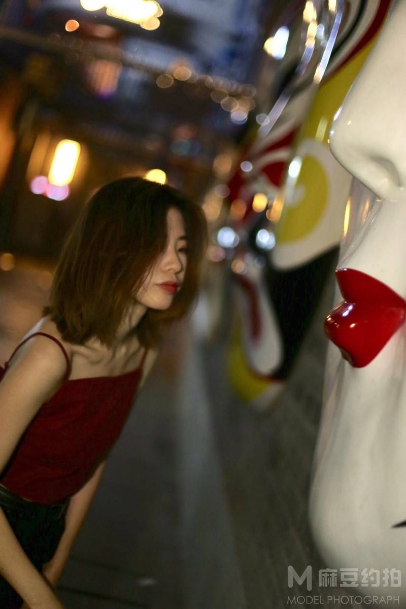 情绪模特