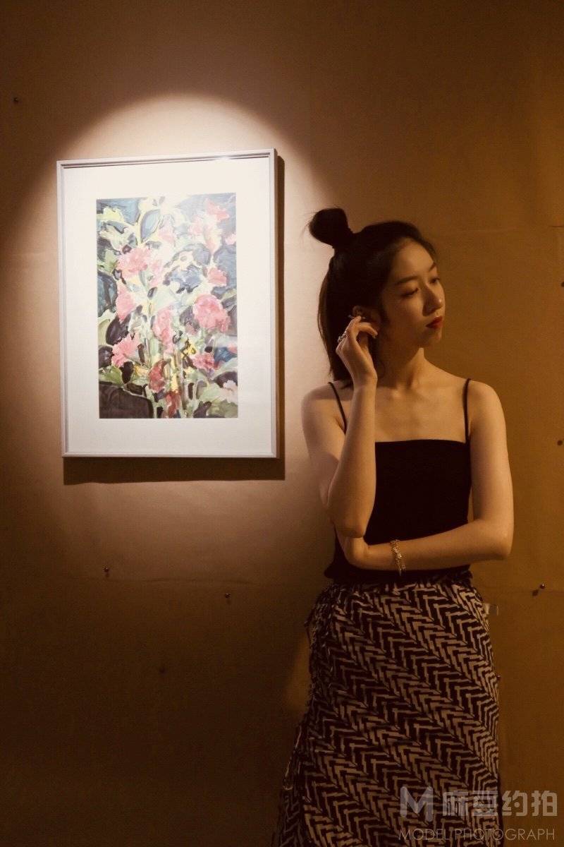 情绪模特