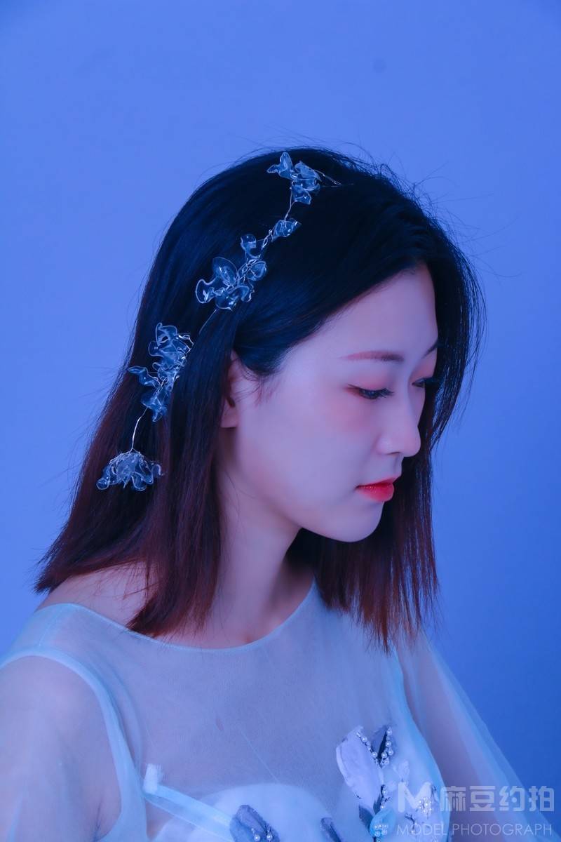 情绪模特