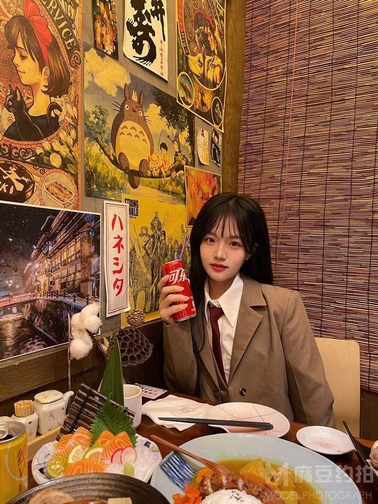 清新模特
