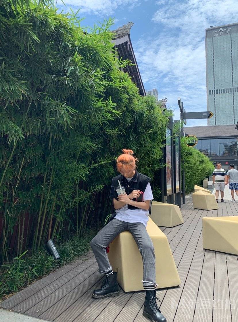 黑白模特