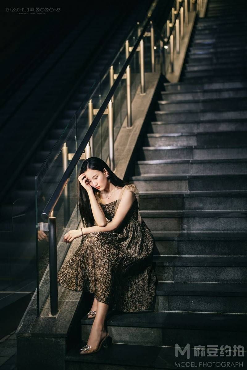情绪模特