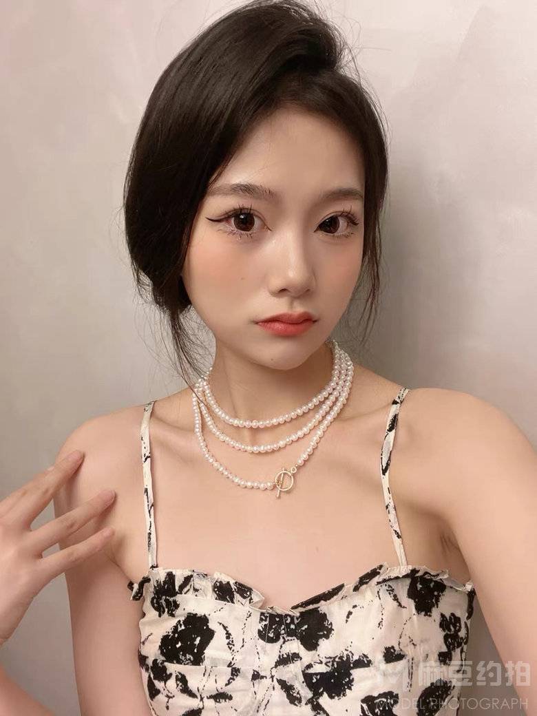 妆容模特