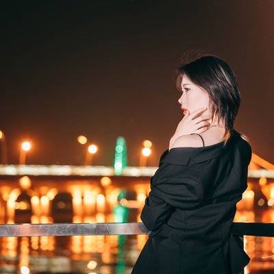 夜景模特